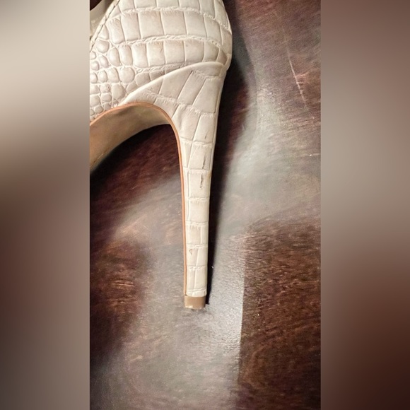 Vince Camuto Farella Bone Snakeskin Sandal Heel - Picture 3 of 4